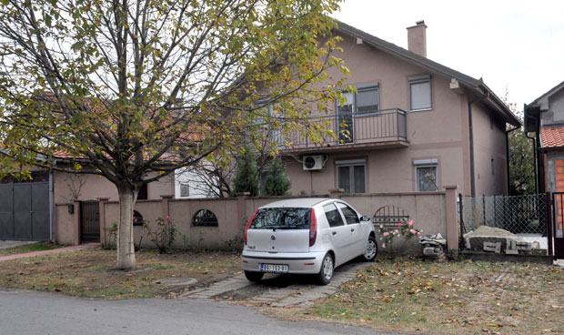 КОМШИЈЕ О УБИСТВУ У БОРЧИ: Беким био патолошки љубоморан и тукао Азру